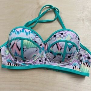 OP Bikini Top size Medium (CR)